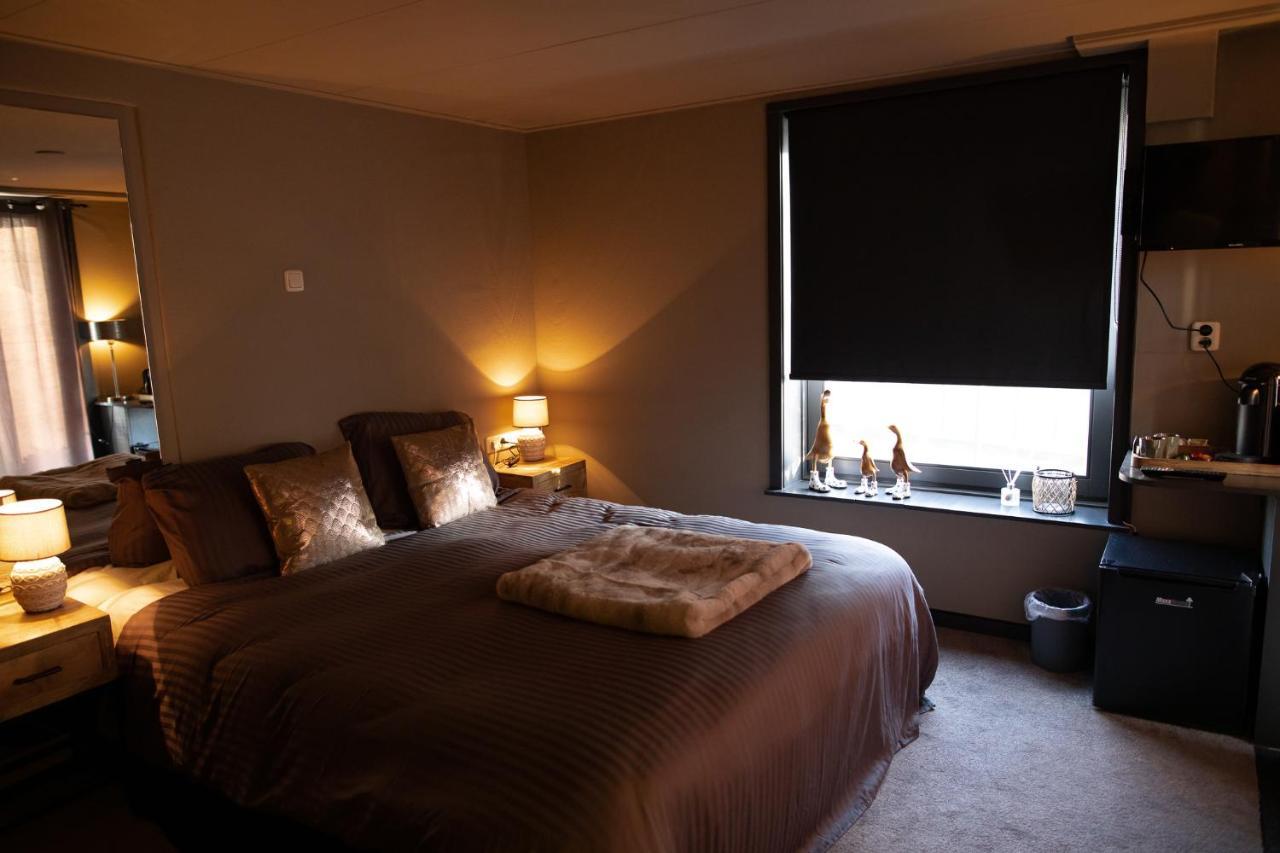 Bed and Breakfast Yep! Slapen Bij De Sluis Blokzijl Exterior foto